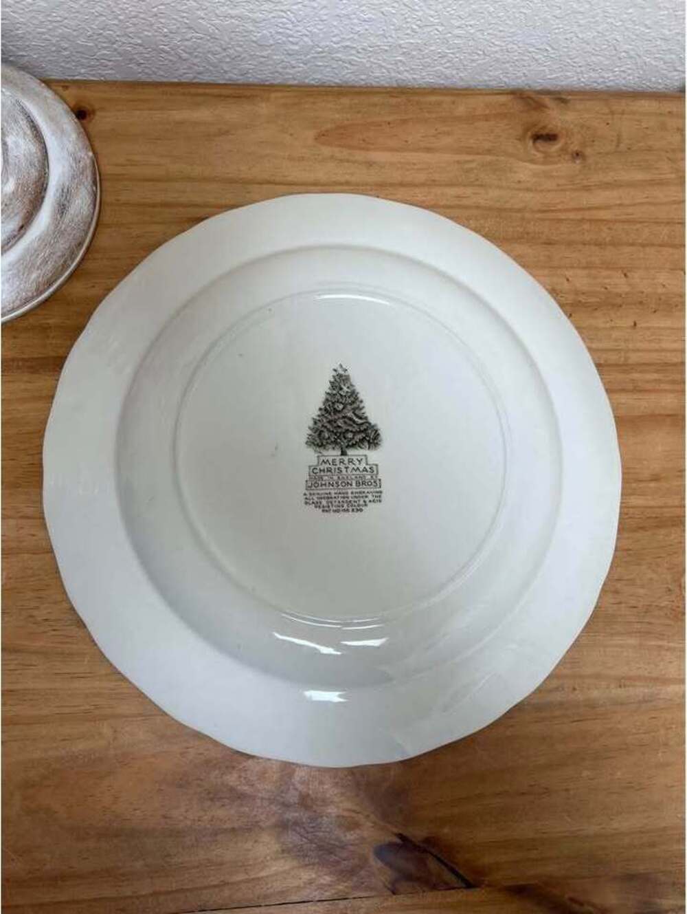 Johnson Bros Merry Christmas 12.5” Round Platter Chop Plate - Picture 5 of 6